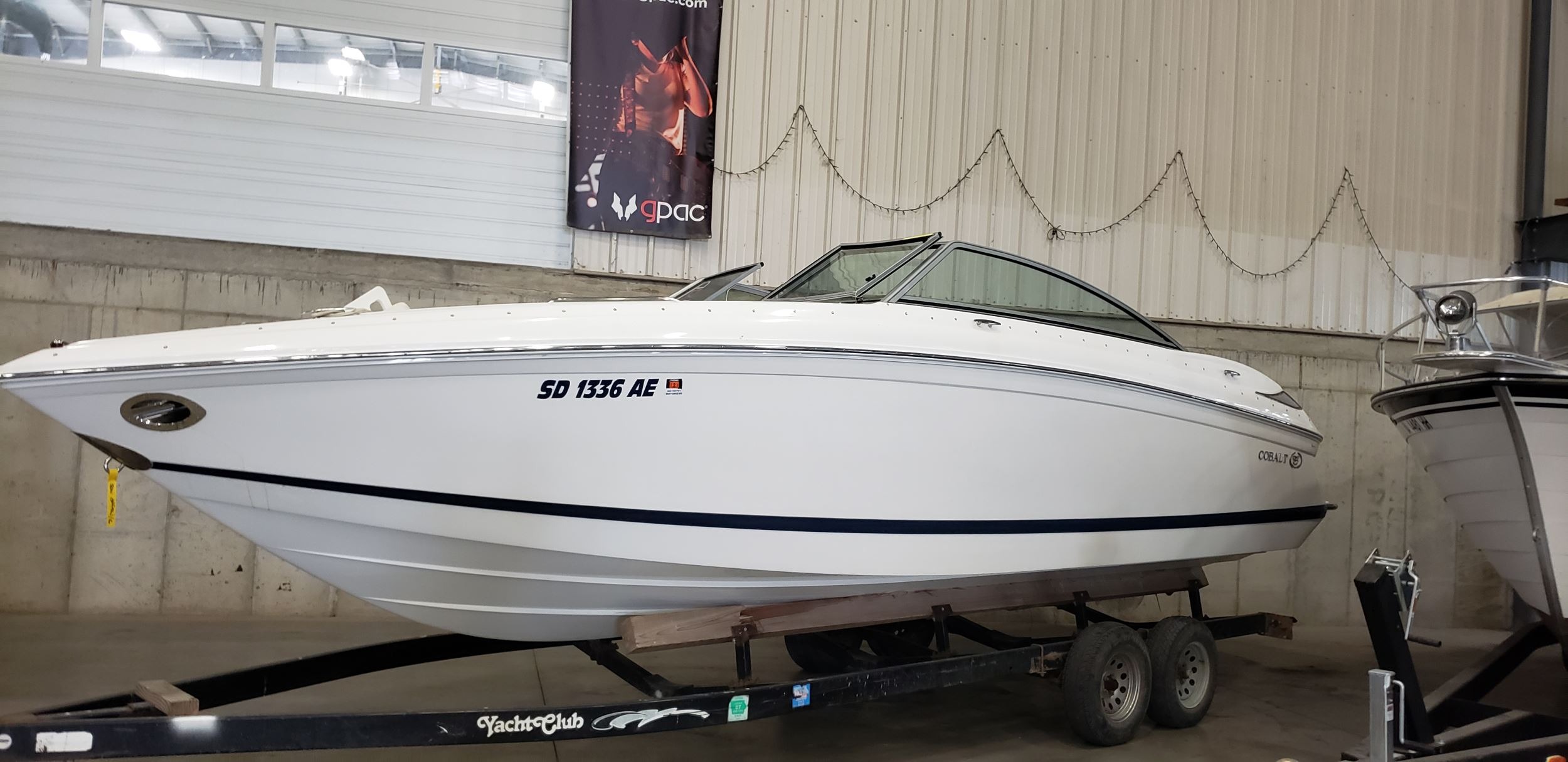 Cobalt Boats 252 Image