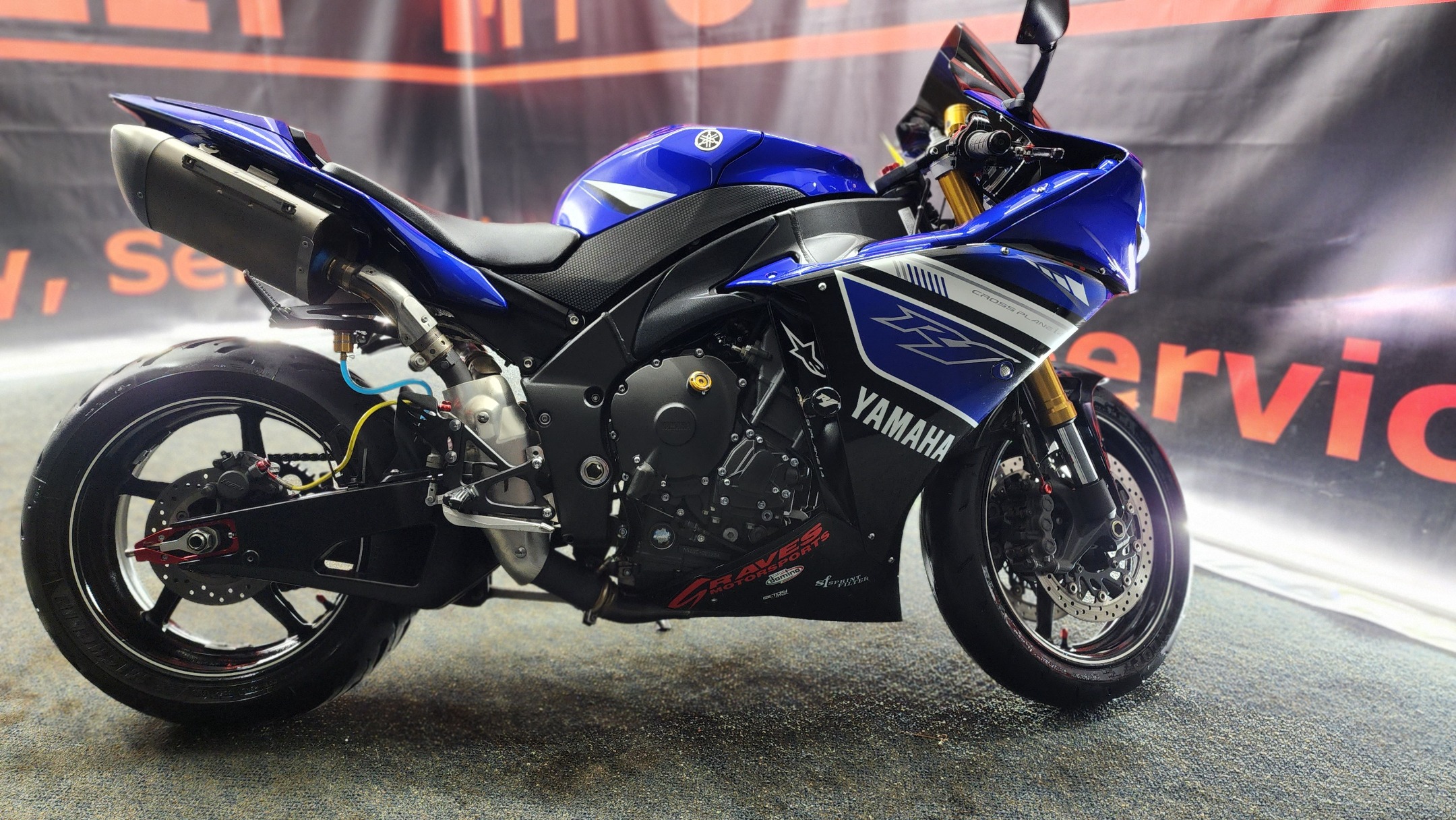 Yamaha YZF-R1 Image